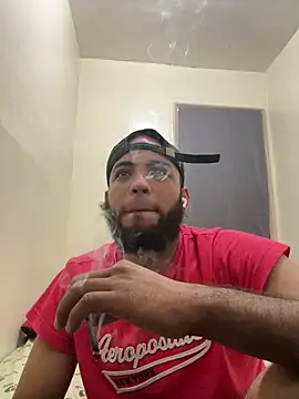 Snapshot of LeoPR00 chatting on October 7, 2025, 1:14 am LeoPR00 online show from October 7, 2025, 1:14 am