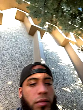 Snapshot of LeoPR00 chatting on October 18, 2025, 9:15 pm LeoPR00 online show from October 18, 2025, 9:15 pm