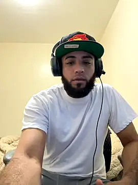 Snapshot of LeoPR00 chatting on October 28, 2025, 2:31 pm LeoPR00 online show from October 28, 2025, 2:31 pm