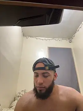 Snapshot of LeoPR00 chatting on December 5, 2025, 5:49 am LeoPR00 online show from December 5, 2025, 5:49 am