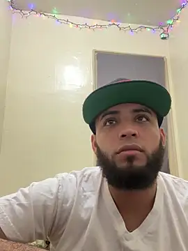 Snapshot of LeoPR00 chatting on December 16, 2025, 1:10 am LeoPR00 online show from December 16, 2025, 1:10 am