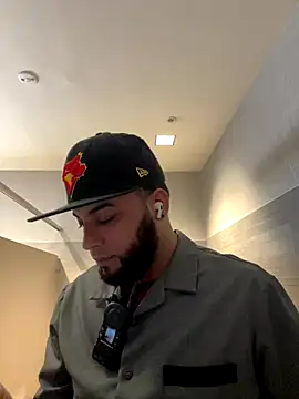 Snapshot of LeoPR00 chatting on January 6, 2026, 2:26 am LeoPR00 online show from January 6, 2026, 2:26 am