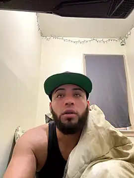 Snapshot of LeoPR00 chatting on January 7, 2026, 3:25 pm LeoPR00 online show from January 7, 2026, 3:25 pm