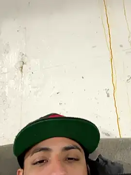 Snapshot of LeoPR00 chatting on January 10, 2026, 2:24 am LeoPR00 online show from January 10, 2026, 2:24 am