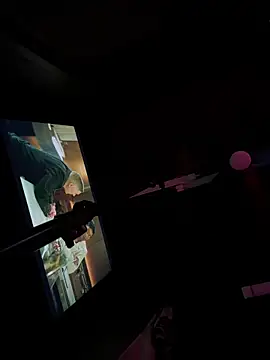 Snapshot of nymphoandthebeast69 chatting on January 18, 2026, 1:04 pm nymphoandthebeast69 online show from January 18, 2026, 1:04 pm