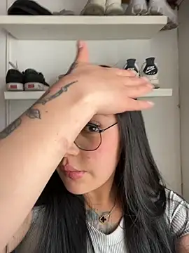 Damian and Jennifer online show from September 24, 2025, 8:23 pm