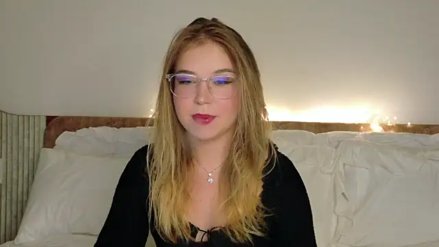 Lilith Bonheur online show from February 1, 2026, 2:59 pm