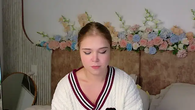 Lilith Bonheur online show from April 28, 2026, 2:33 pm