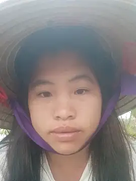 Luyen004 online show from January 17, 2026, 12:04 am