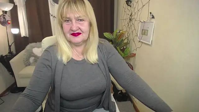 EmmaEllison online show from November 4, 2025, 7:29 am