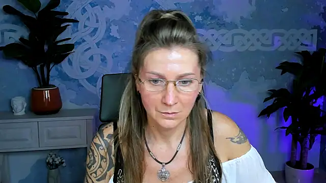 Snapshot of UmaSpace chatting on September 22, 2025, 1:57 pm UmaSpace online show from September 22, 2025, 1:57 pm