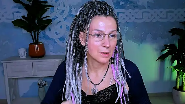 Snapshot of UmaSpace chatting on September 27, 2025, 1:16 pm UmaSpace online show from September 27, 2025, 1:16 pm