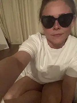 Snapshot of Mia_Winters chatting on August 6, 2026, 11:50 pm Mia Winters online show from August 6, 2026, 11:50 pm