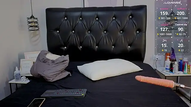 Snapshot of Antonella_RiosFG chatting on October 27, 2025, 6:23 pm Antonella RiosFG online show from October 27, 2025, 6:23 pm