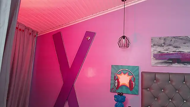 Snapshot of Sabriinaa_Foxx chatting on October 15, 2025, 12:27 pm Sabriinaa Foxx online show from October 15, 2025, 12:27 pm