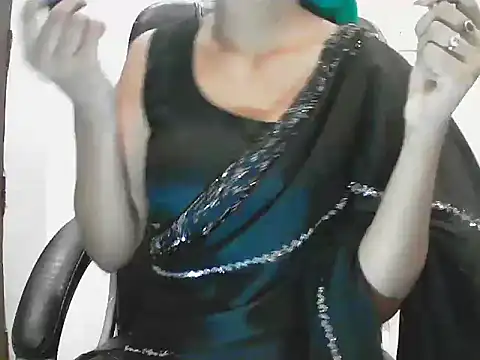 Snapshot of short_girl_ chatting on June 20, 2026, 6:11 pm short girl online show from June 20, 2026, 6:11 pm