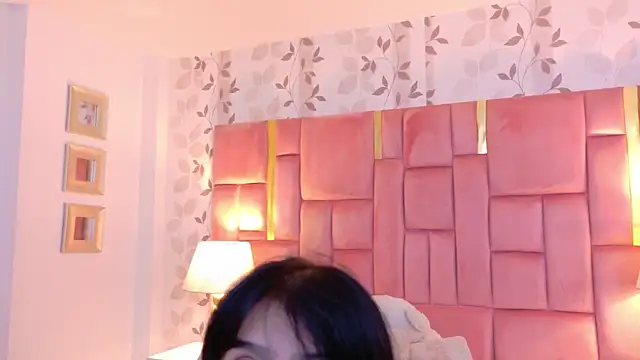 Snapshot of LaylaaDoll chatting on July 1, 2026, 7:35 pm LaylaaDoll online show from July 1, 2026, 7:35 pm