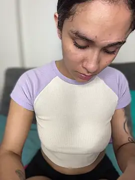 Isabella-Teen online show from December 19, 2025, 1:56 am