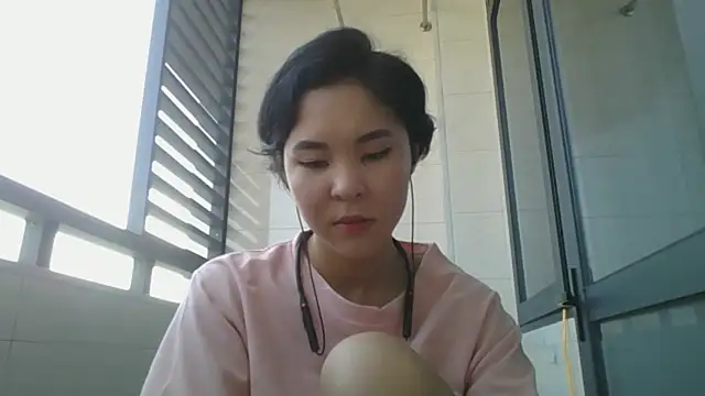 JennyCarpenter online show from October 2, 2025, 1:23 am