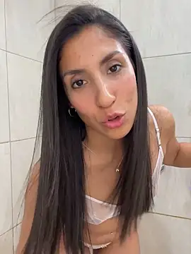 MaddyX   online show from October 2, 2025, 7:10 pm