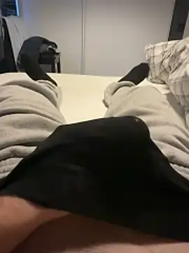 Snapshot of maxh08625 chatting on December 3, 2025, 12:36 pm maxh08625 online show from December 3, 2025, 12:36 pm