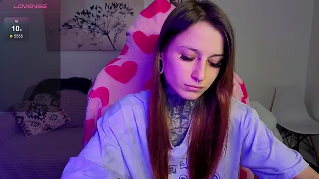 LilithPoison online show from October 1, 2025, 6:03 pm