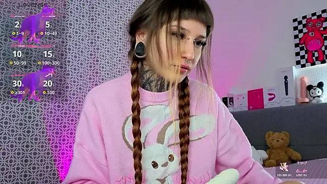 LilithPoison online show from February 11, 2026, 6:02 pm