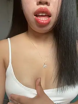 Snapshot of Rose-babyx chatting on May 9, 2026, 2:17 am Rose-babyx online show from May 9, 2026, 2:17 am
