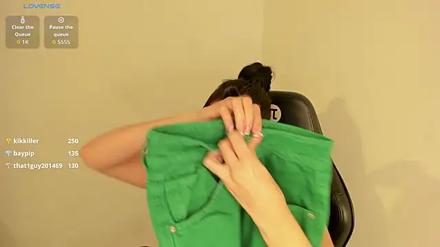 Sofia pregnant online show from October 30, 2025, 7:43 am