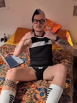 Snapshot of cruiserpup chatting on November 10, 2025, 2:16 pm cruiserpup online show from November 10, 2025, 2:16 pm