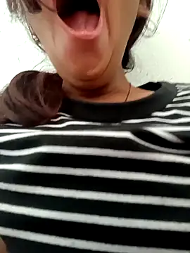 Aaisha-16 online show from February 21, 2026, 3:51 am