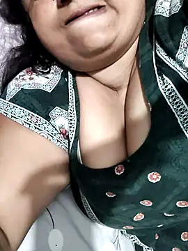 Mmm143 online show from July 7, 2026, 4:11 pm