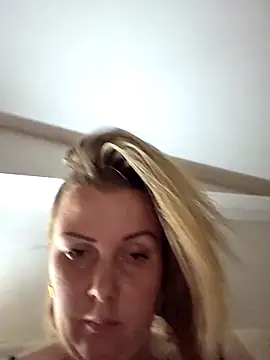 Snapshot of Piccolamonella29 chatting on November 22, 2025, 8:19 pm Piccolamonella29 online show from November 22, 2025, 8:19 pm