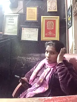 Snapshot of aliya-jaan71 chatting on December 18, 2025, 4:24 pm aliya-jaan71 online show from December 18, 2025, 4:24 pm