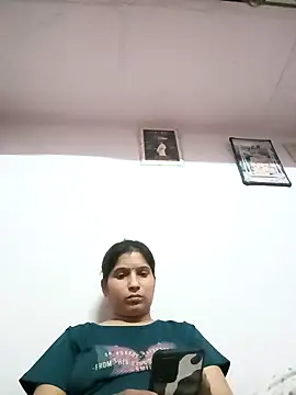 aliya-jaan71 online show from April 6, 2026, 11:33 am