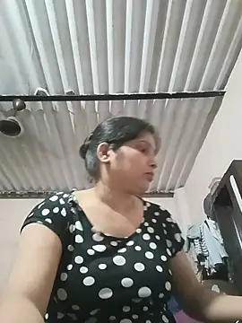 Snapshot of aliya-jaan71 chatting on May 31, 2026, 6:42 pm aliya-jaan71 online show from May 31, 2026, 6:42 pm