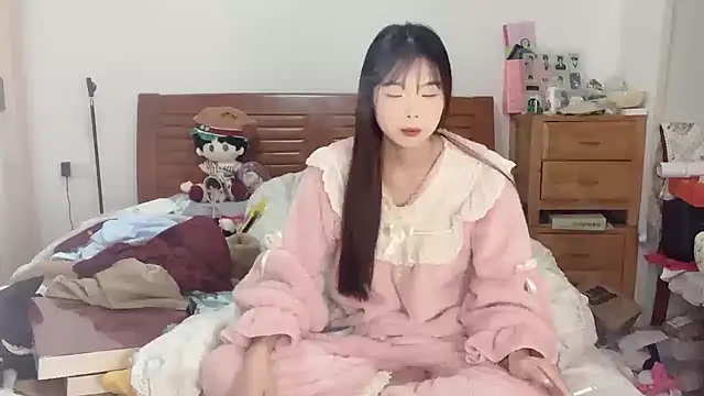 Snapshot of Akong11 chatting on October 24, 2025, 7:54 pm Akong11 online show from October 24, 2025, 7:54 pm