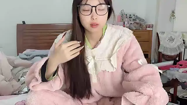 Snapshot of Akong11 chatting on December 14, 2025, 3:12 am Akong11 online show from December 14, 2025, 3:12 am