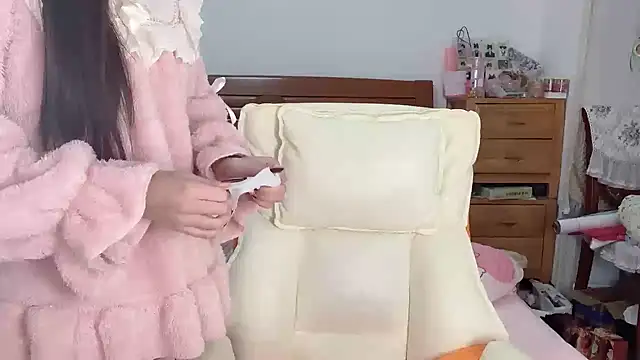 Snapshot of Akong11 chatting on December 15, 2025, 3:22 am Akong11 online show from December 15, 2025, 3:22 am