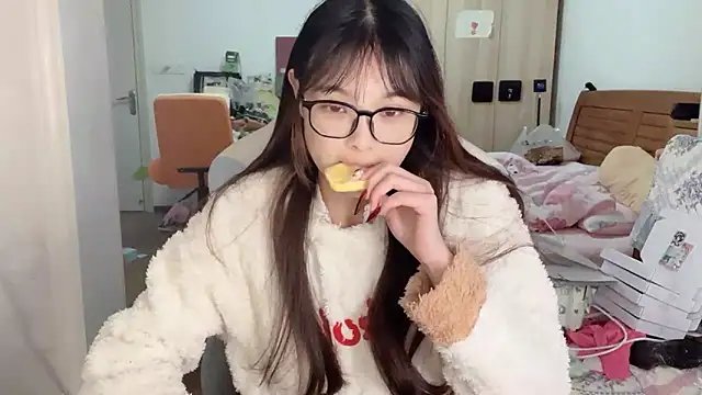 Akong11 online show from December 19, 2025, 1:12 am