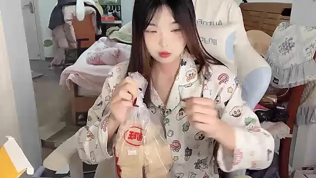 Akong11 online show from December 23, 2025, 5:27 am