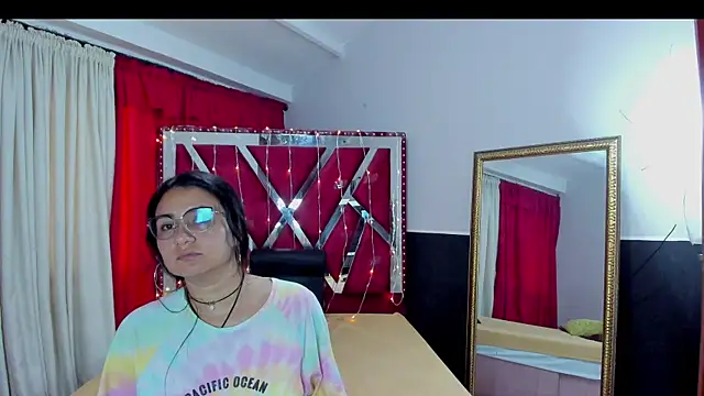 Luna021 1 online show from November 20, 2025, 7:57 pm