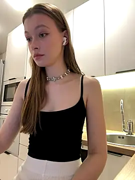 FriendlyFire 18 online show from October 5, 2025, 7:12 pm