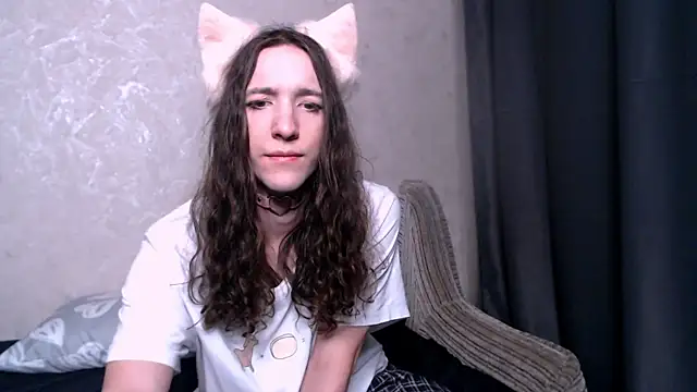 SilverMuse  online show from September 27, 2025, 3:22 am