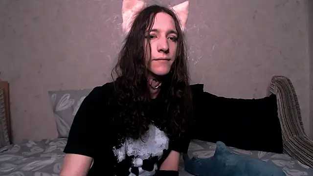 SilverMuse  online show from October 12, 2025, 2:32 am