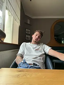 bobsex211 online show from June 10, 2026, 2:49 pm