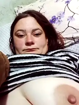 Snapshot of Flacara100 chatting on November 18, 2025, 8:24 pm Flacara100 online show from November 18, 2025, 8:24 pm