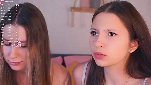 GabrielleLynchard online show from November 30, 2025, 8:24 pm