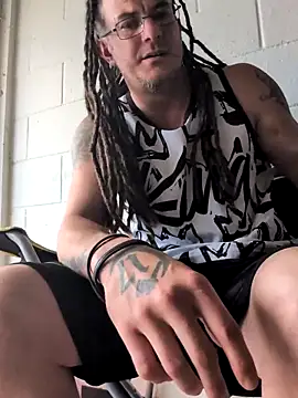 Snapshot of Clownboi17 chatting on September 25, 2025, 7:17 pm Clownboi17 online show from September 25, 2025, 7:17 pm