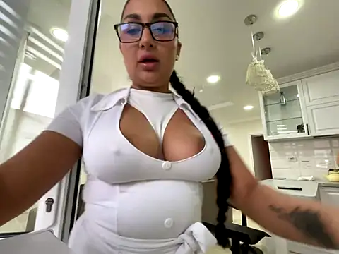 Snapshot of Sinaya-3 chatting on November 25, 2025, 1:22 pm Sinaya-3 online show from November 25, 2025, 1:22 pm